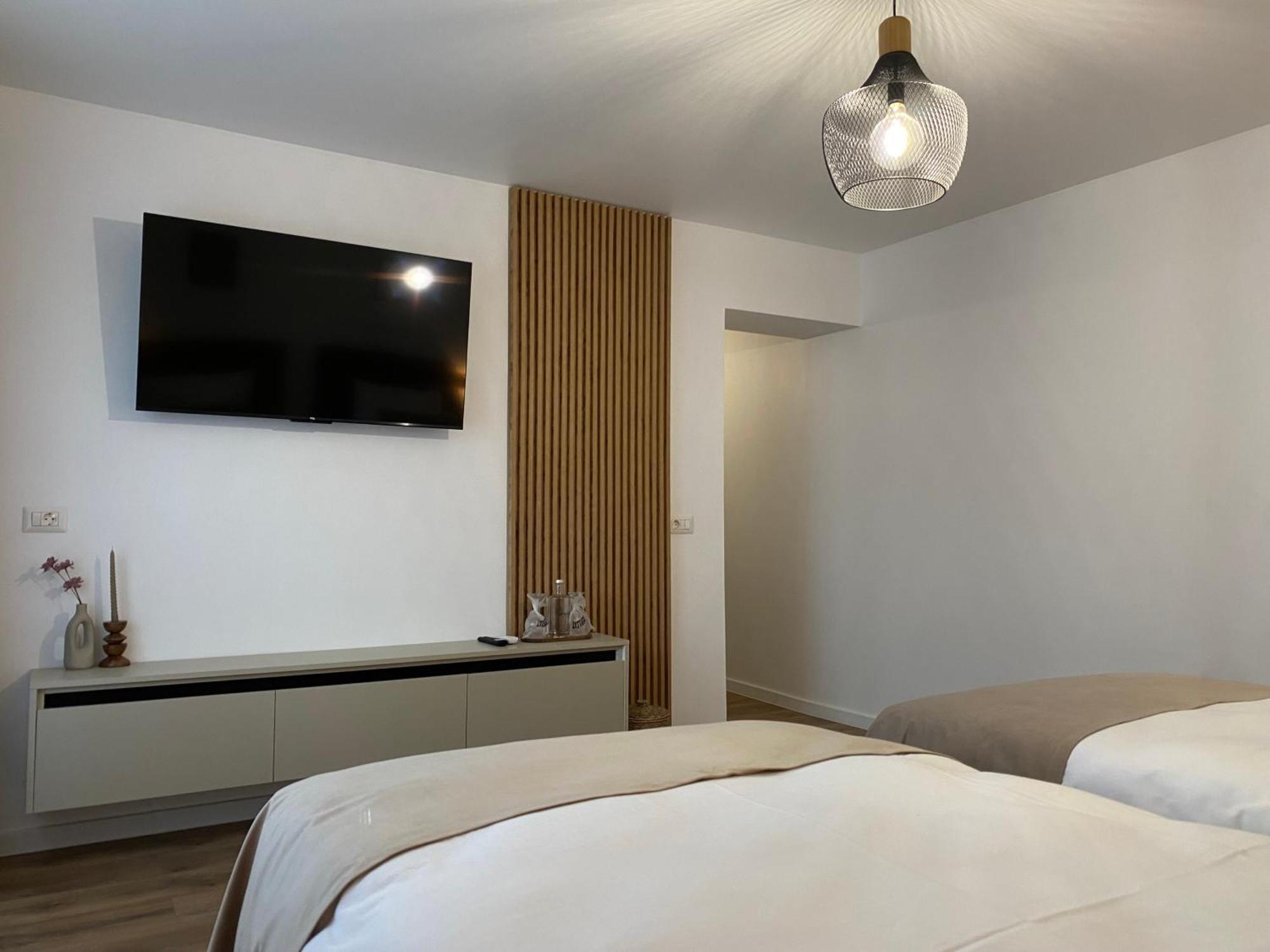 Cosy Apartments & Bistro Pufesti Экстерьер фото