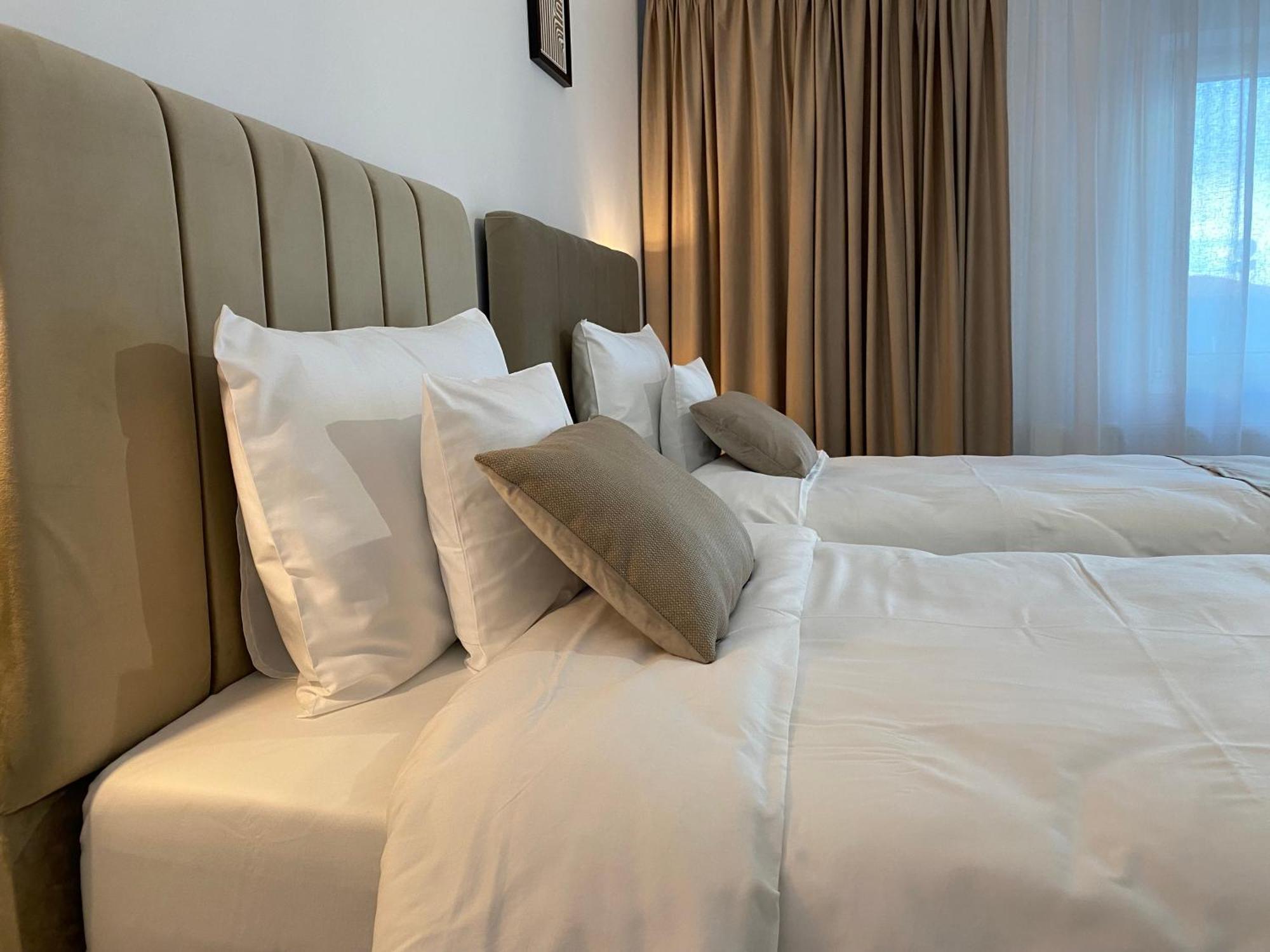 Cosy Apartments & Bistro Pufesti Экстерьер фото